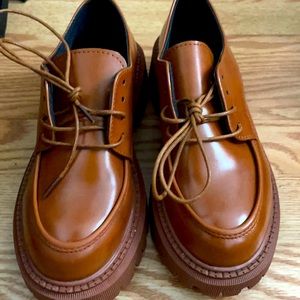 Light Brown Lace up loafers platform.